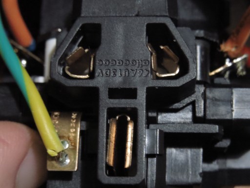 Look into socket contacts.jpg