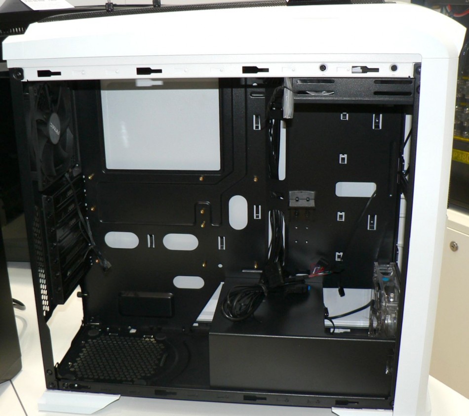 Antec_GX330_2